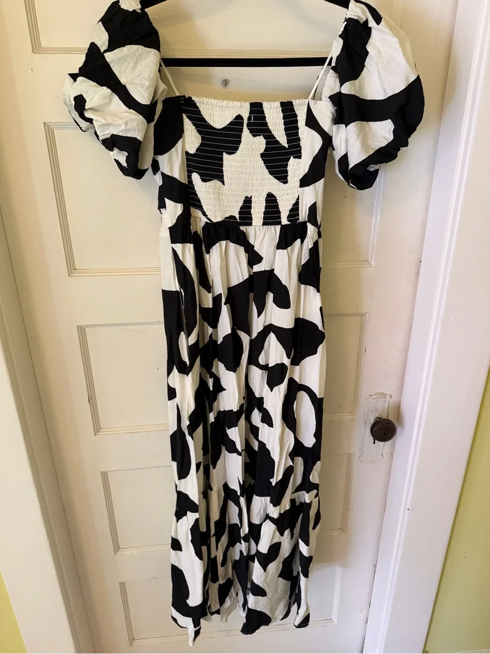 Abercrombie & Fitch Black and White Puff-Sleeve off the shoulder Maxi Dress
